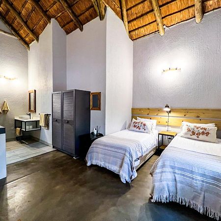 24 Degrees South Country Estate Villa Ходспруит Екстериор снимка